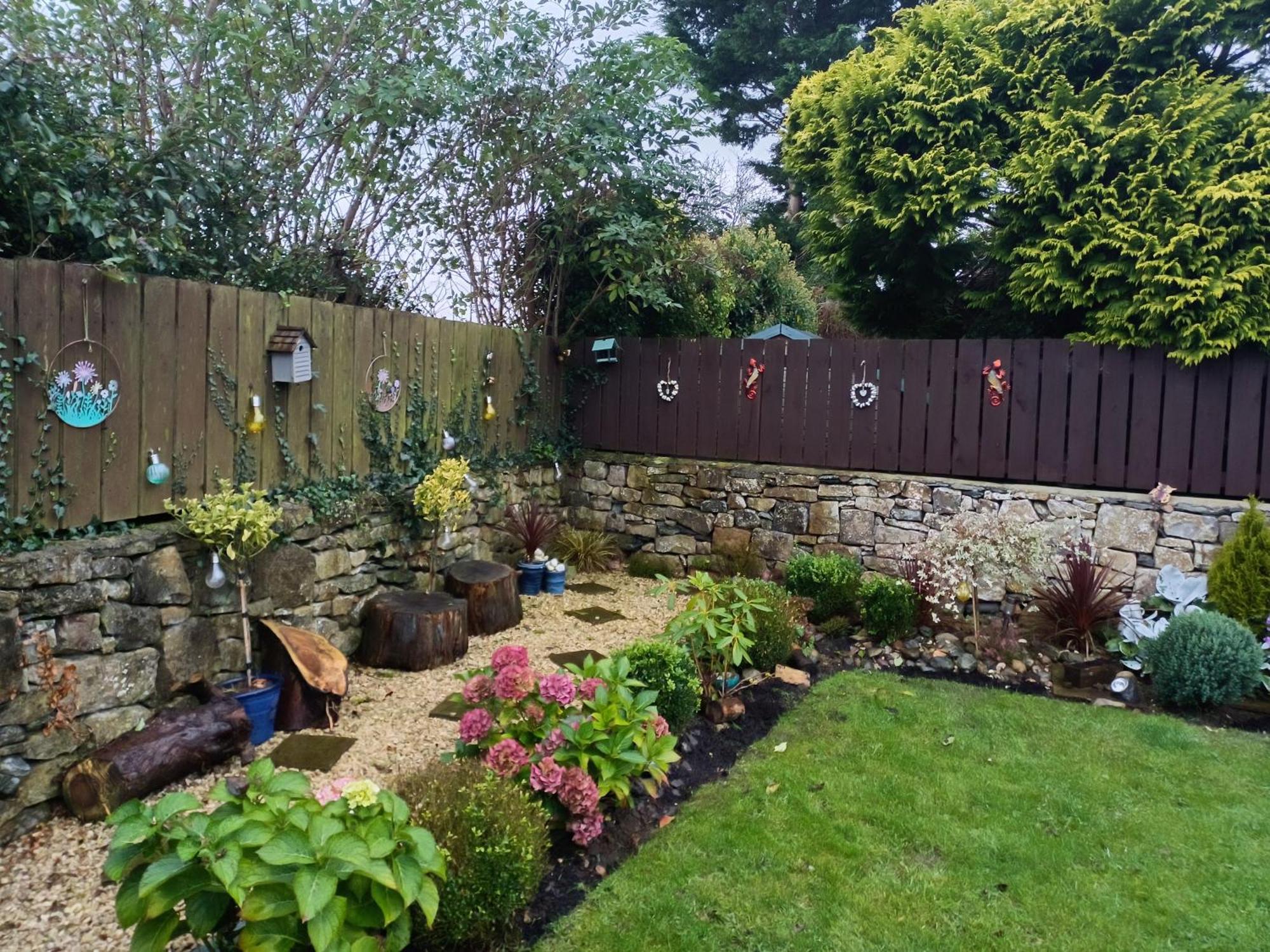 Gwenallt Dwyran Buitenkant foto