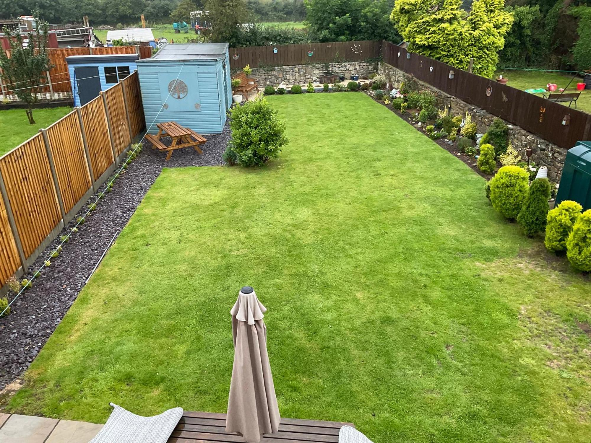 Gwenallt Dwyran Buitenkant foto
