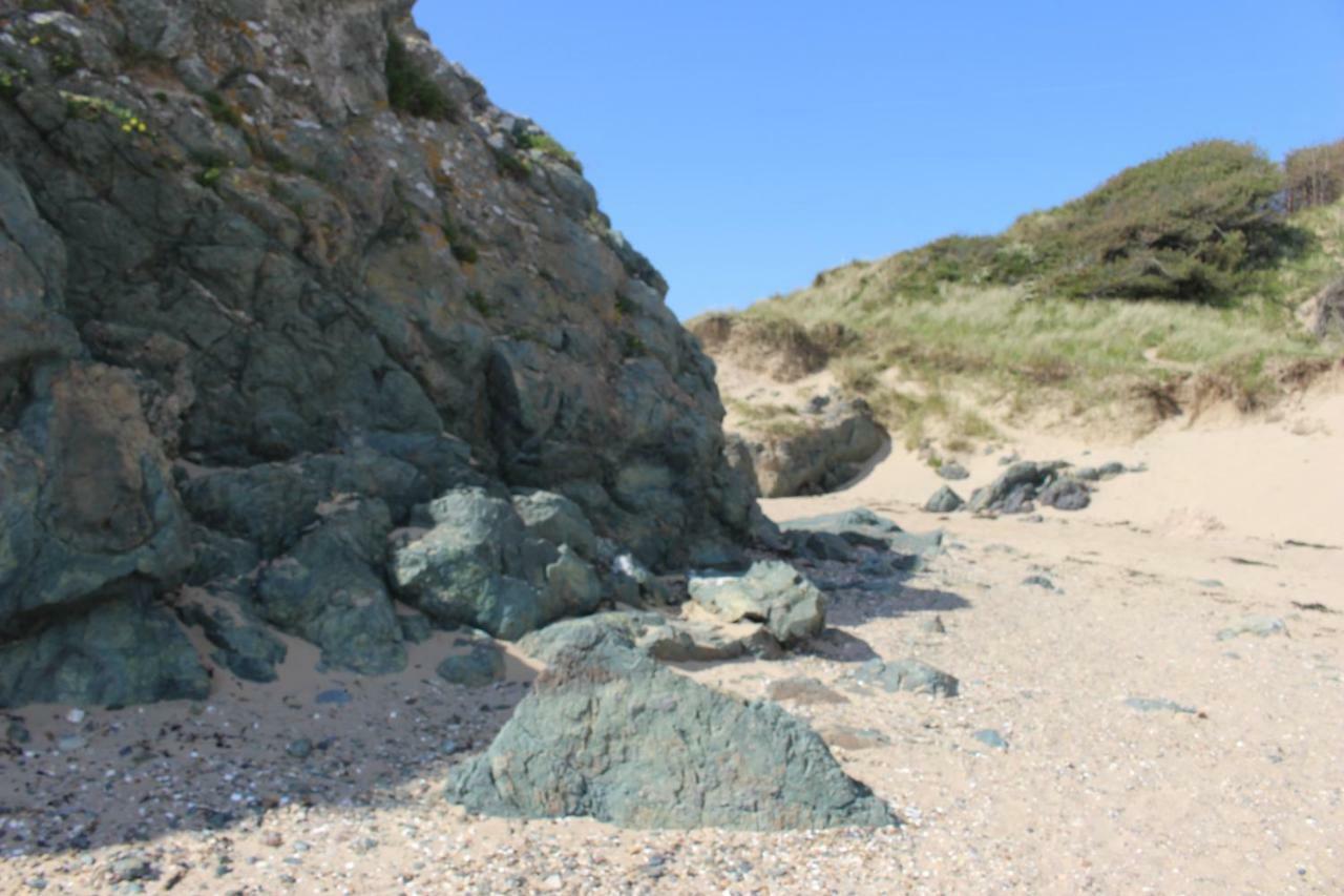 Gwenallt Dwyran Buitenkant foto